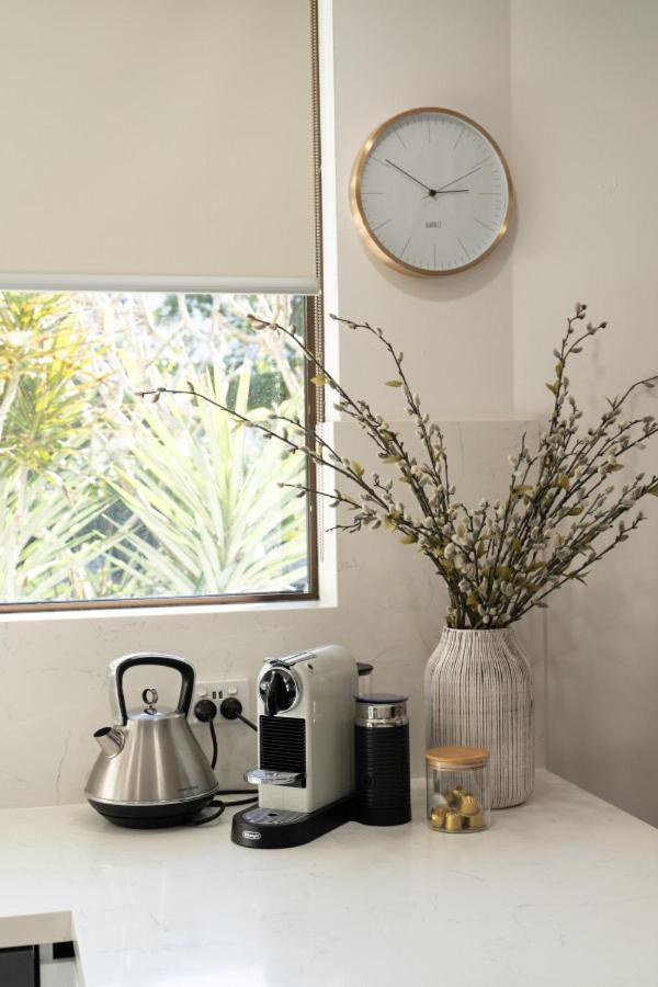 Getaway On Surf - Ground Floor - Family Friendly 100m From The Apartment Gold Coast